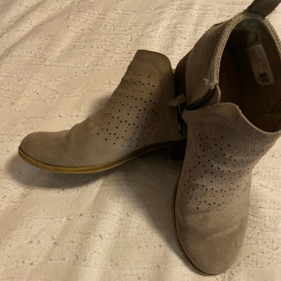 Tom’s booties - Picture 5 of 6